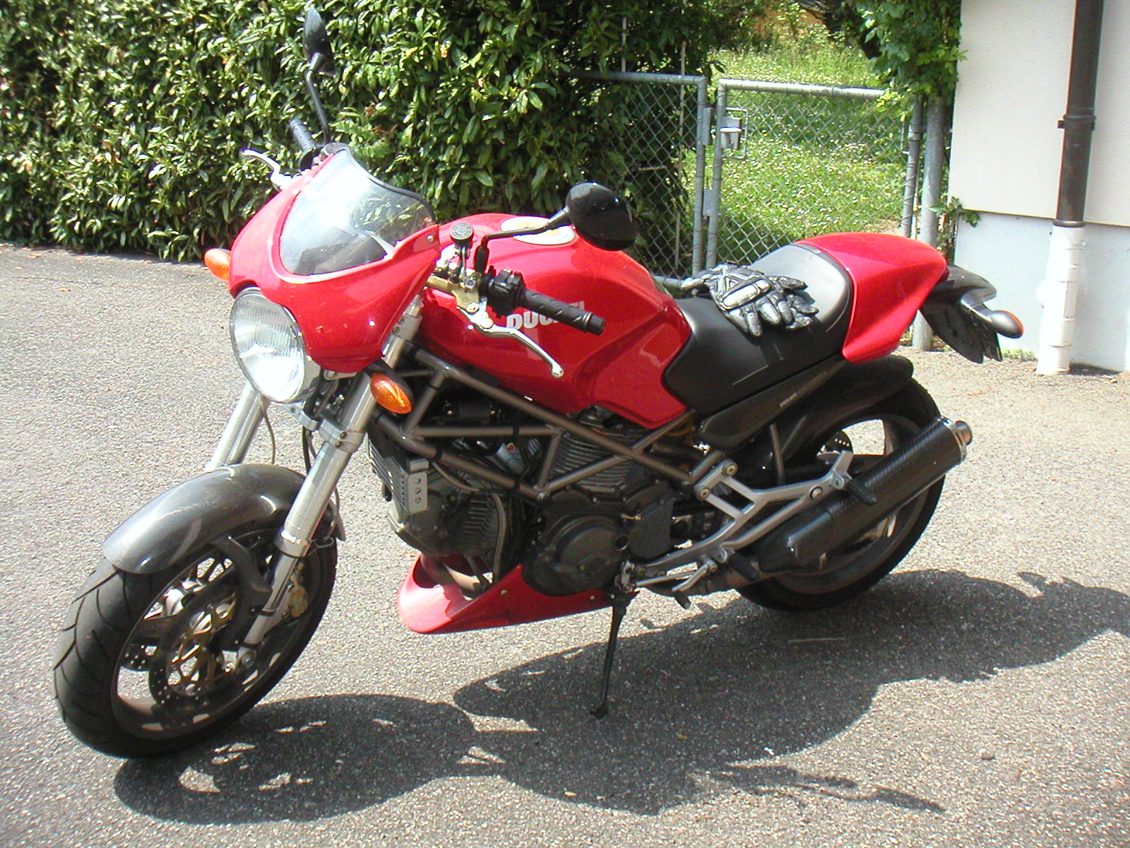 Ducati Monster 900